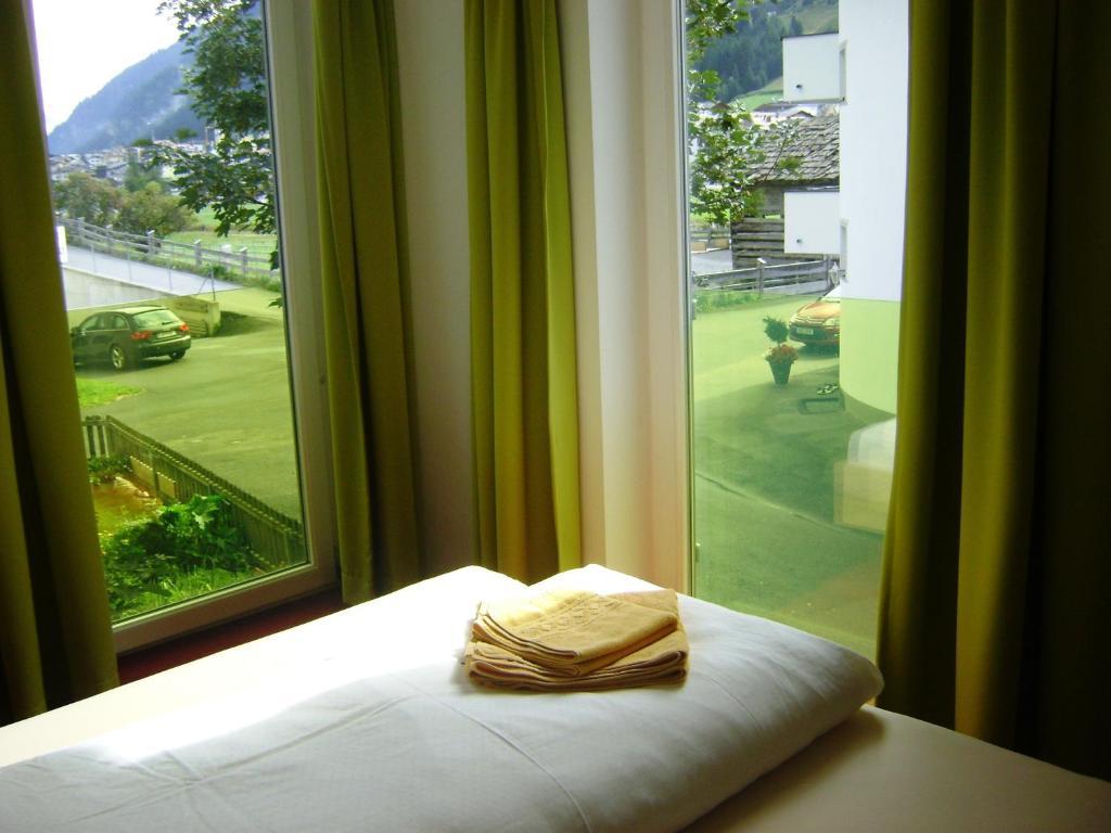 Almandin Apartments Ischgl Oda fotoğraf